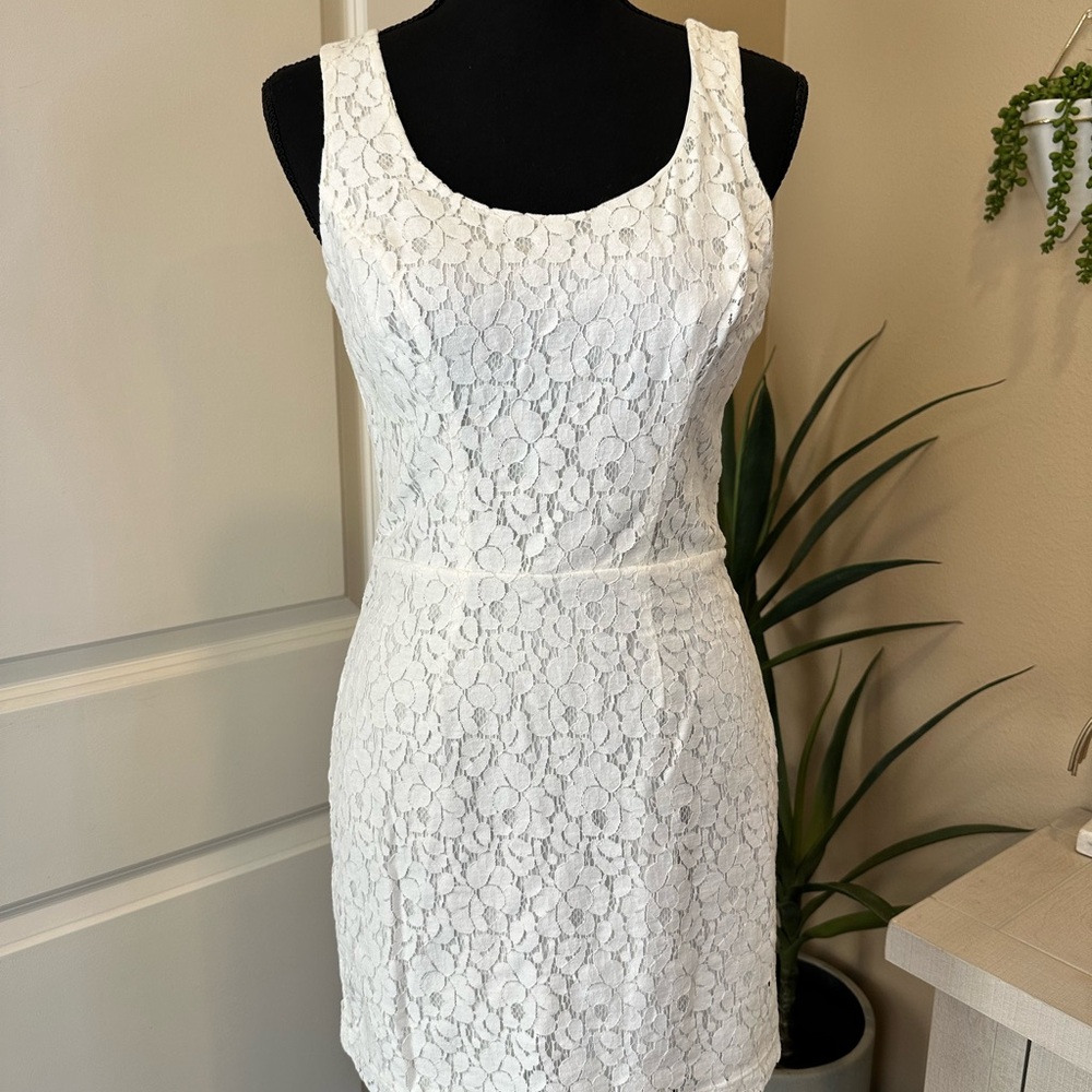 Elegant White Lace Dress